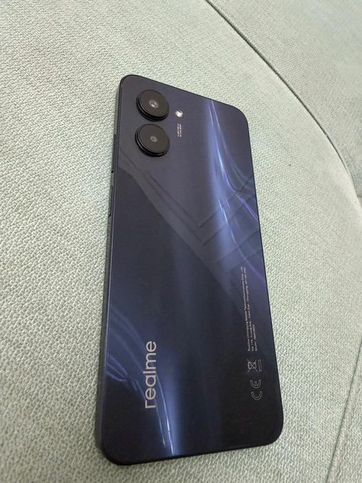 Продам телефон Realme C33