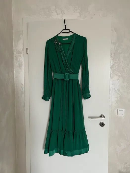 Vând rochie verde