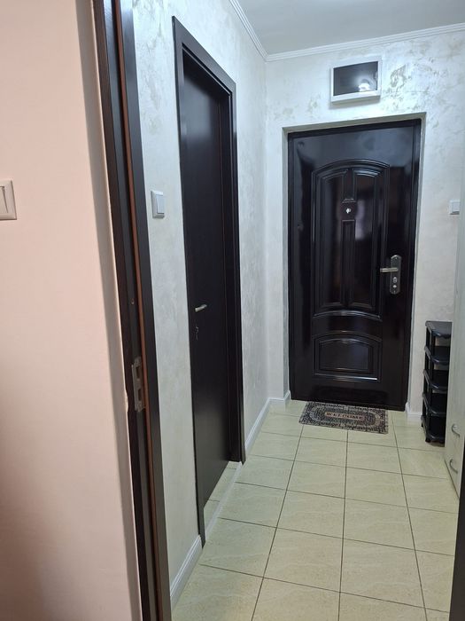 Închiriez garsoniera