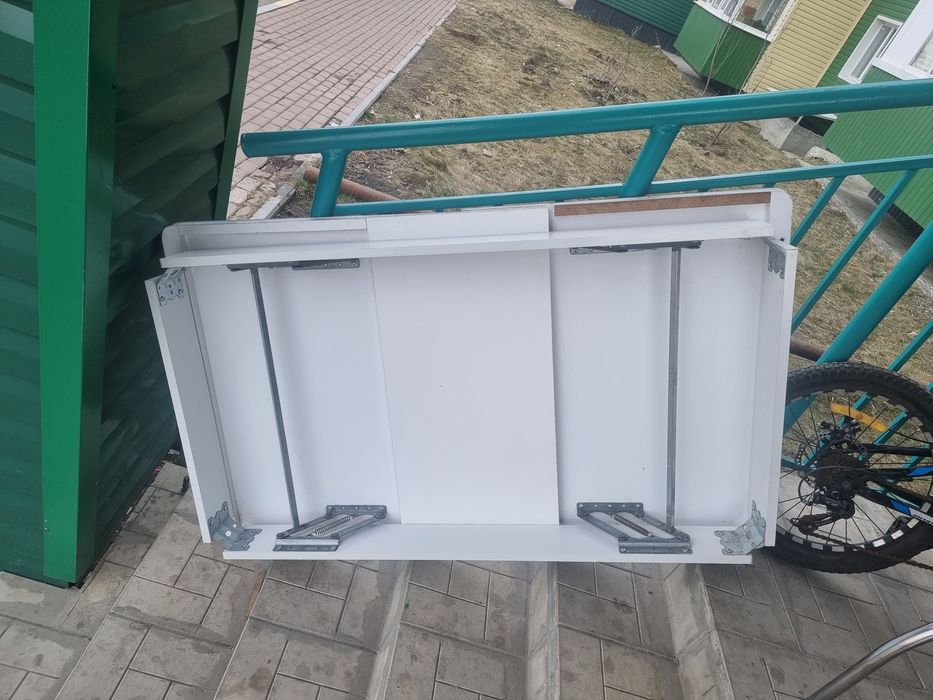 Продам стол со стульями 6 шт