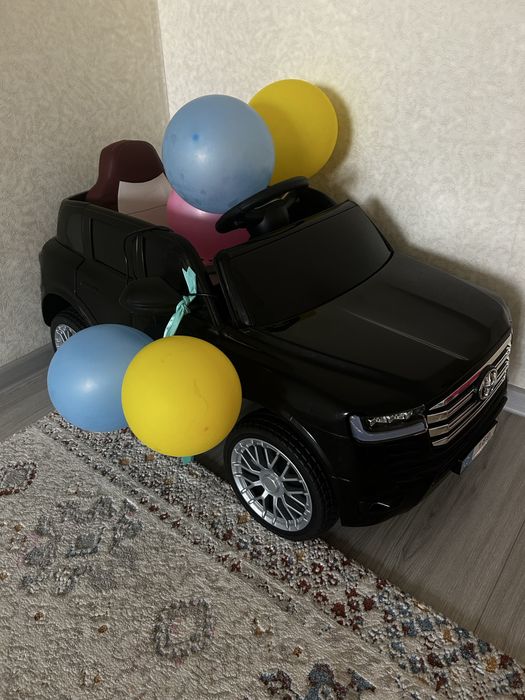 Машина пультпен жүретін