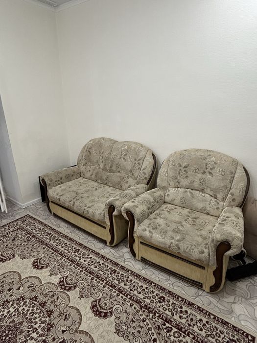 Продам расклодной диван и кресло