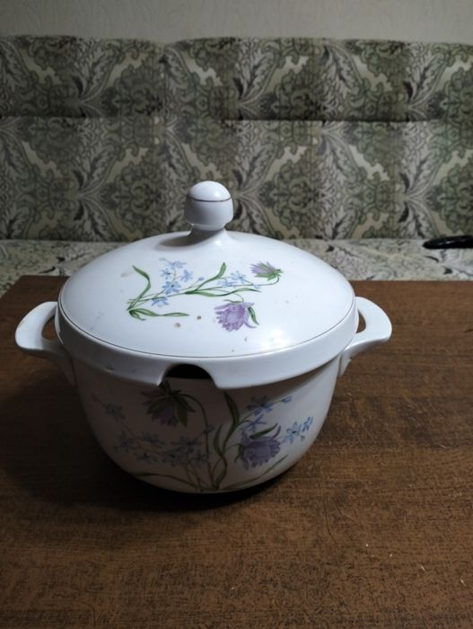 Продам посуду б/у, в отличном состоянии.