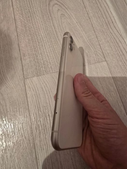 Продам айфон 11 срочна