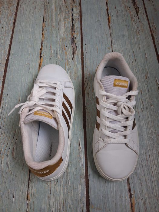 Дамски маратонки Adidas Grand court