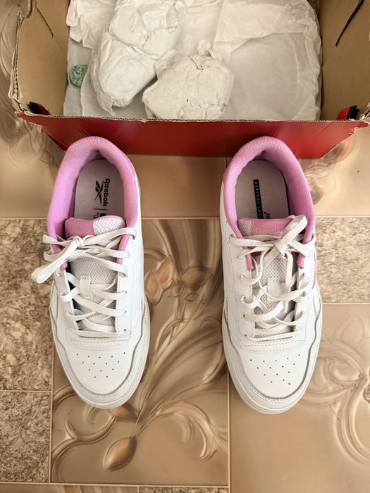 Продаю кроссовки