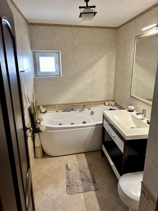 Centru Vechi/Peninsula | Proprietar – 3 camere, 85 mp, mobilat, centrala, 2 AC
