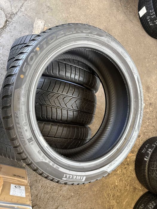 4x Anvelope iarna 225/45 R18 runflat - Pirelli Sotto Zero 3 Winter RSC