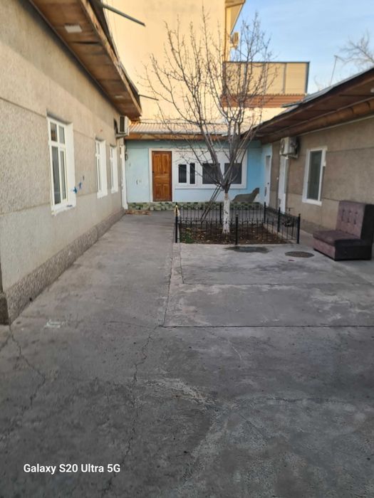 Яккасарой туманида ховли уй сотилади