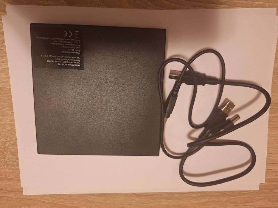 Player cititor de  CD si DVD. Nou.