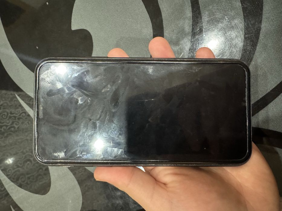 Продам iphone 11 б/у