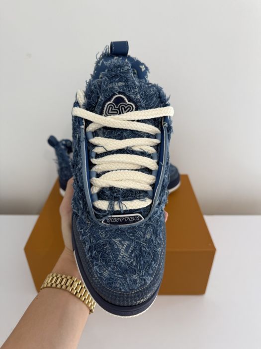 Louis Vuitton Sneakers 42