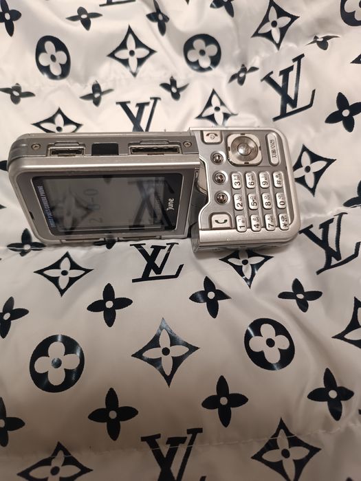 Assalom alekum Telefon Sotiladi Original Lg Syon