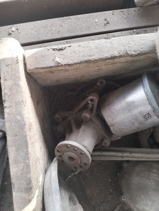 Мерс190 запчасти.