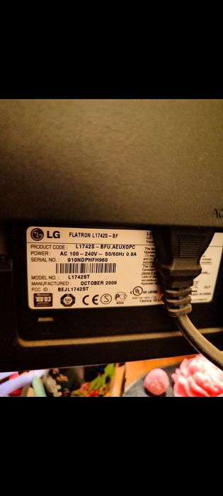 LG L17 kompyuter monitori sotiladi