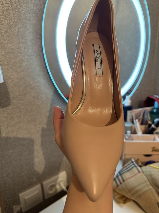 Туфли на каблуках