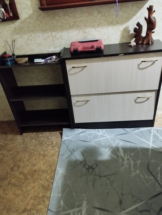 Продам прихожую .