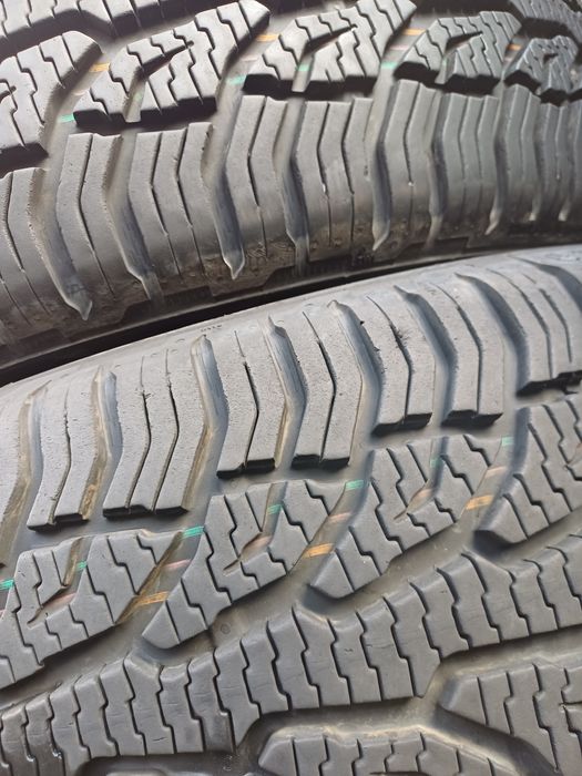 Гуми 225/60/17 Унироял