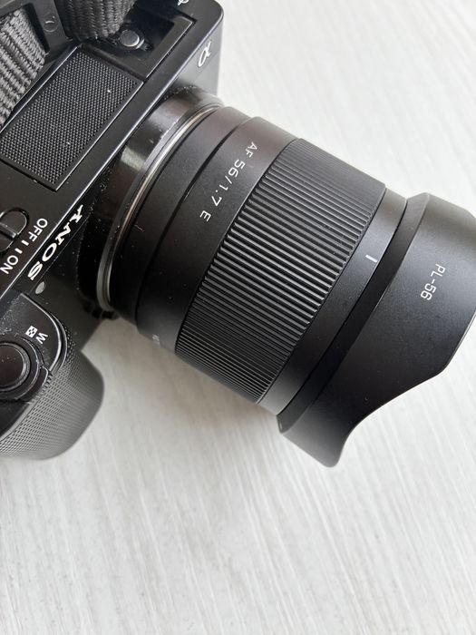 Viltrox 56mm F 1.7 для Sony E