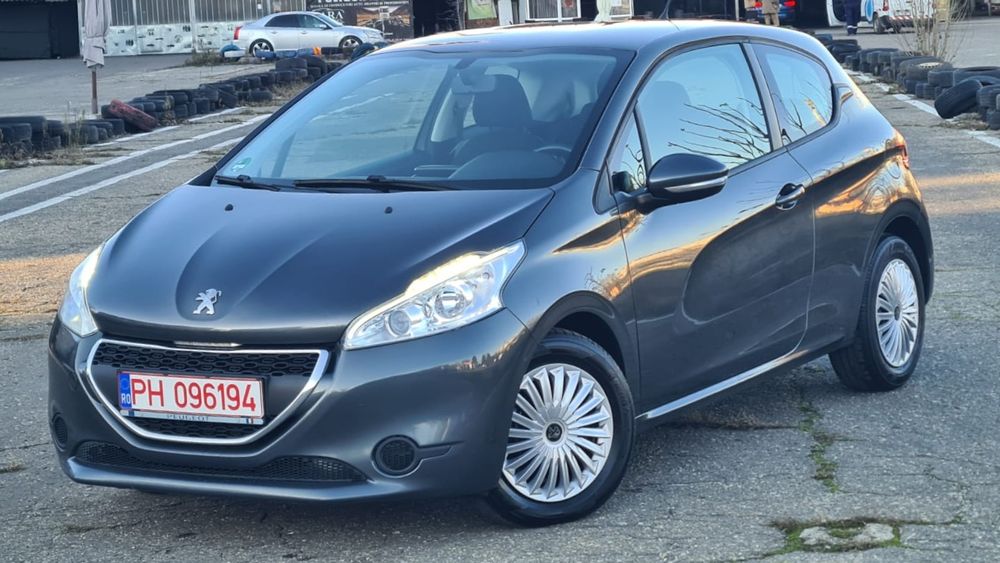 Peugeot 208 Coupe * 2015 * 1.6Diesel * Euro5 * Navi  Xenon  Led  Klimă