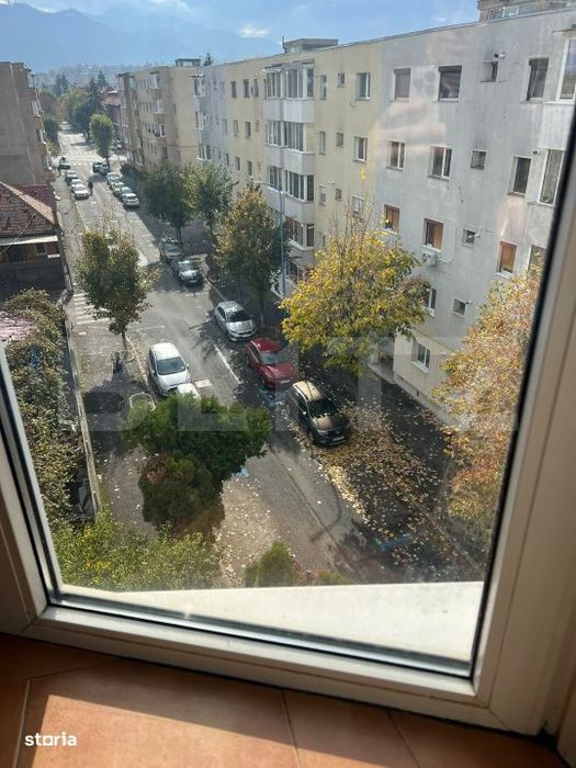 Apartament 3 camere, 70 mp, zona Tractorul