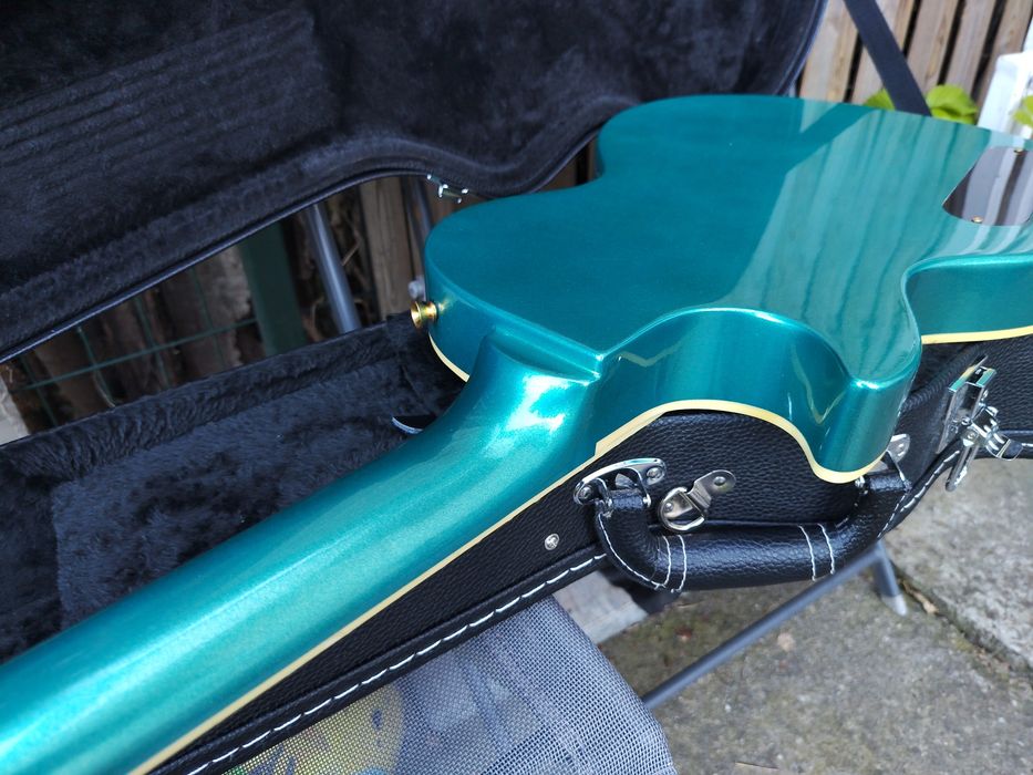 Chitară custom în stil Les Paul, cu o singură doză centrală P90