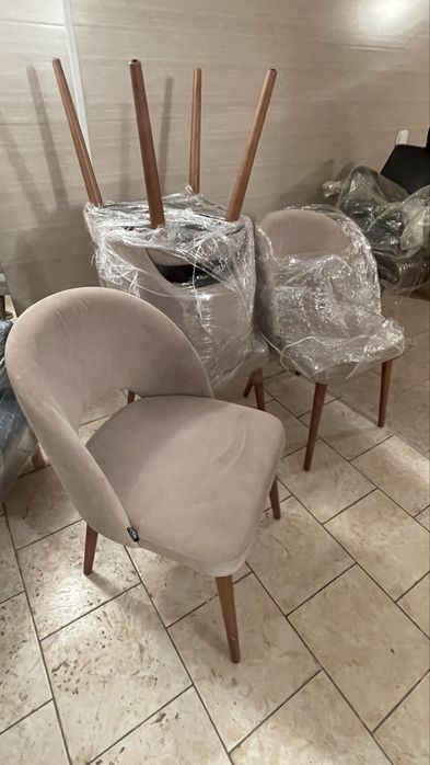 Продам срочно стулья