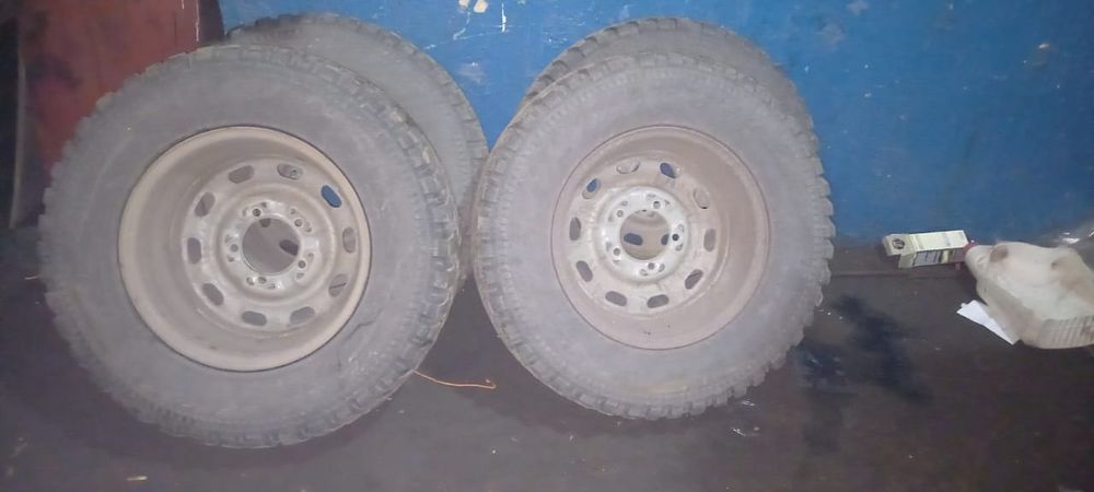 Продаю шины б/у разные