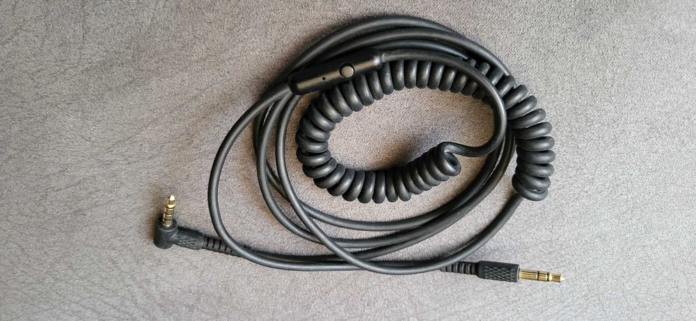 MARSHALL  cablu casti cu microfon  pe fir  fuctional spira
