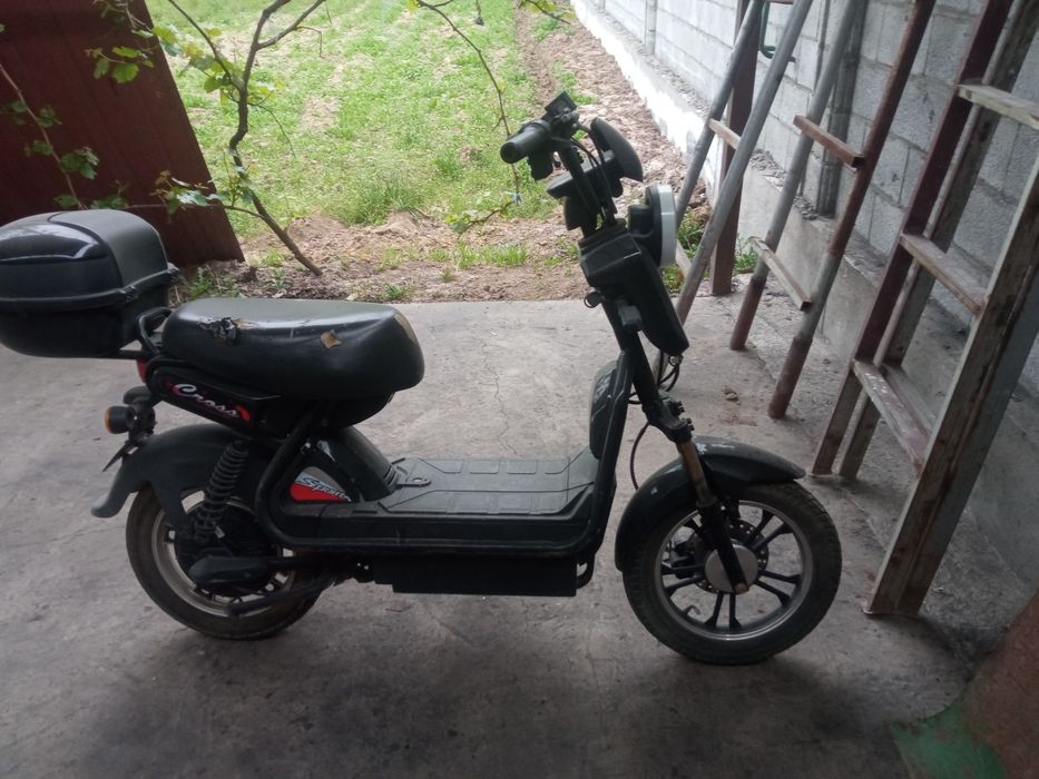 Скутер СОТИЛАДИ мархаматда