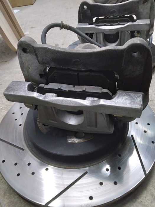 Суппорта передние лексус RX 330