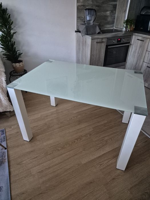 Маса  за всекидневна стая