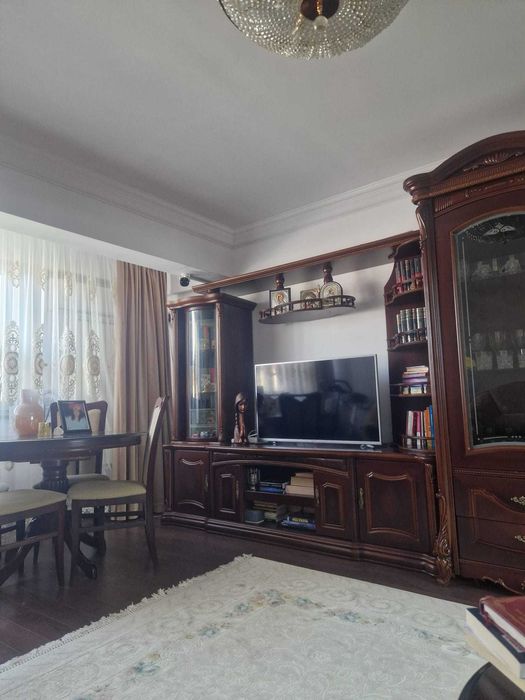 Apartament de vânzare cu 3 camere renovat în Urziceni, Ialomița