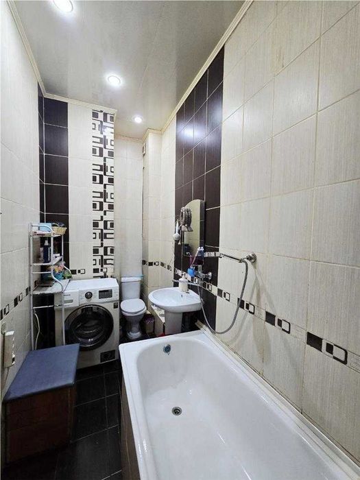 **Продам 3х студию в Соц городе по Менделеева