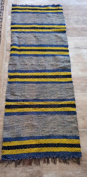 Vand preșulețe / covorașe tradiționale din lână țesute în război.