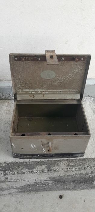 Сейф для инструментов