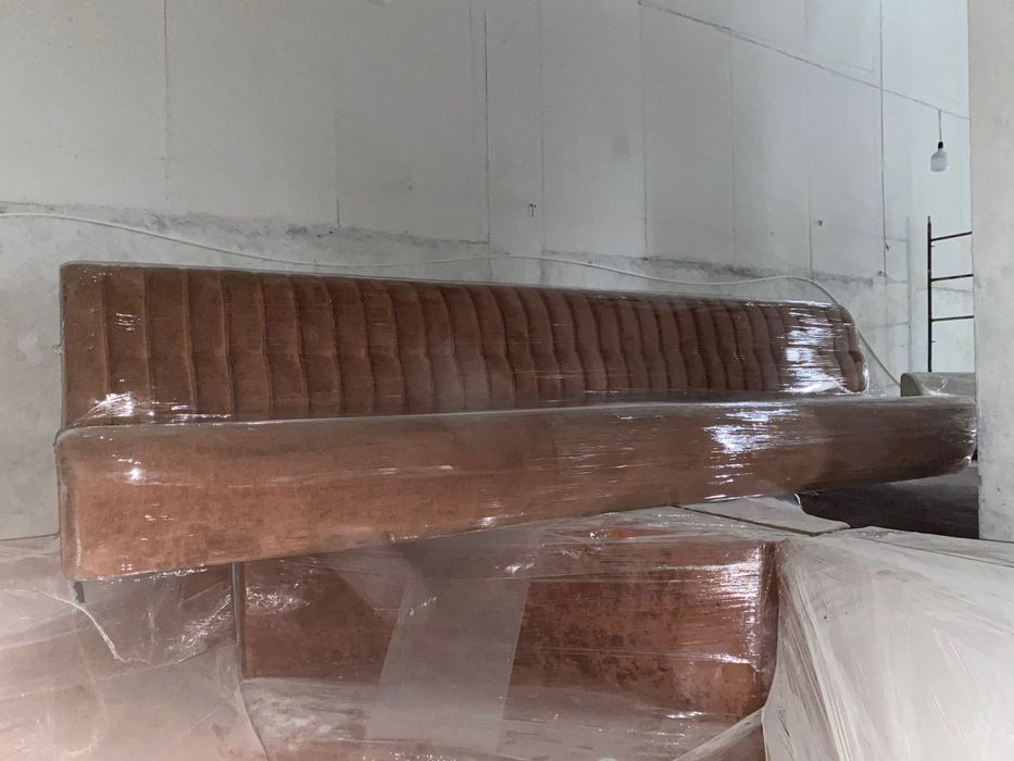 Divan sotiladi kafe uchun