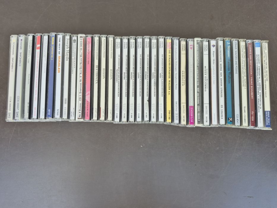 Vând 35 CD,muzica clasica Mahler, Wagner, Hayden, Verdi,Beethoven,Strauss,Schubert, Tschaikowsky,Brahms,Handel, Listz,Mendelssohn,Ravel