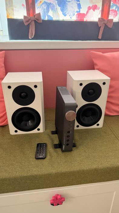 MusicCast Yamaha WXA-50 WIFI + boxe Yamaha, totul este impecabil atat aspect cat si functional