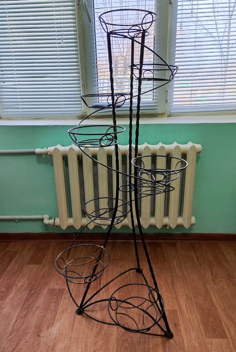 Продам подставку для цветов
