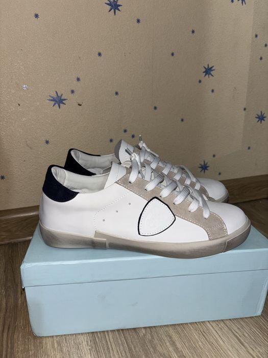 продаю кеды philippe model