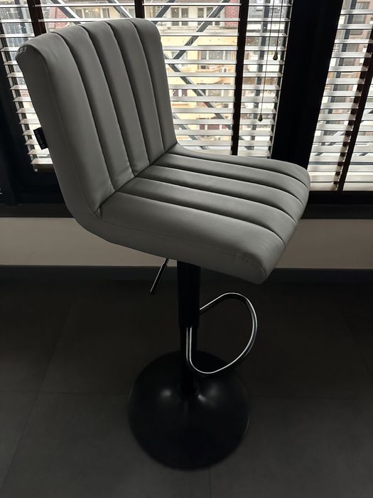 Бар Стол Рим с безплатна доставка до офис и 2г гаранция