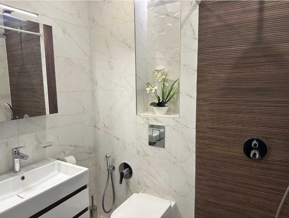 Дава се под наем Тристаен апартамент в Варна, Спортна зала - 141 кв.м за 1346.4 € - Снимка #10