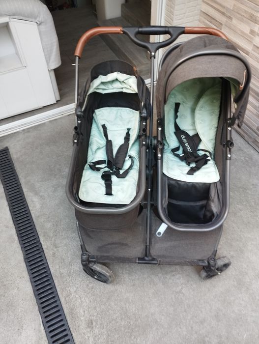 Продавам количка за близнаци chipolino duo