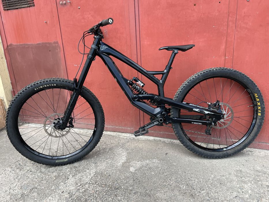 YT Tues CF Pro Carbon 27.5 Downhill/enduro