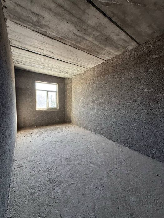 Vokzalda 2 xona bezgluxoy karopka kvartira sotiladi