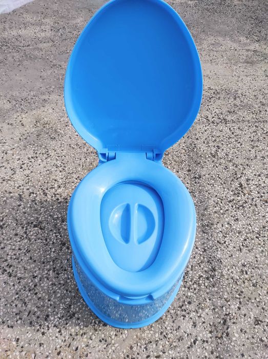 Преносима, подвижна тоалетна