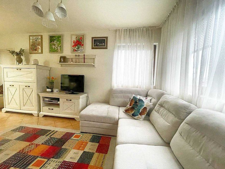 Продава се Тристаен апартамент в Варна, Център - 75 кв.м за 1870 €/кв.м - Снимка #4