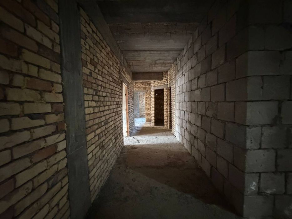 Новостройка ЖК Sayram 3-4 комнатная 2 этаж, 97м2.Коробка.Есть Кадастр