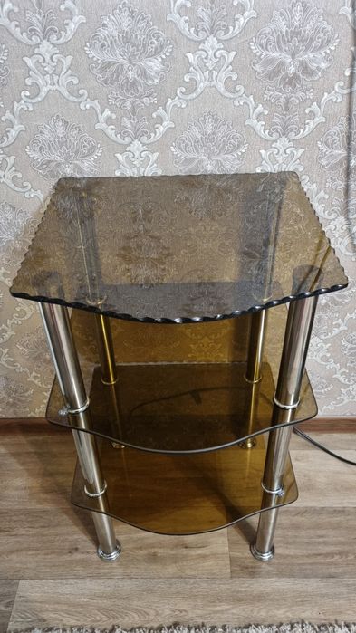 Стеклянная подставка